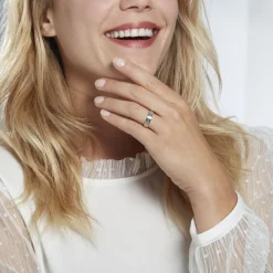 Histoire d'Or Alliance Basile Ruban Plat Or Blanc Sale