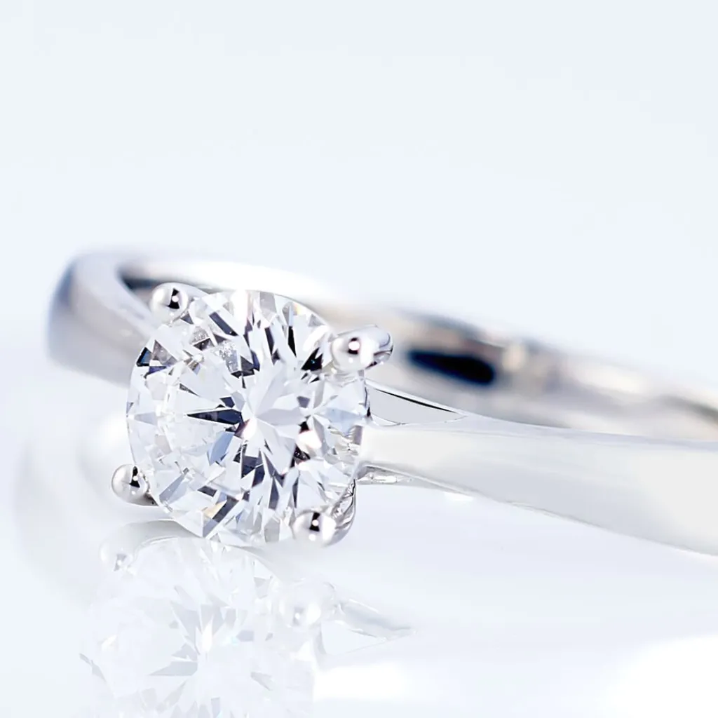 Histoire d'Or Bague Solitaire Fiona Or Blanc Diamant Synthetique or blanc diamant synthétique New