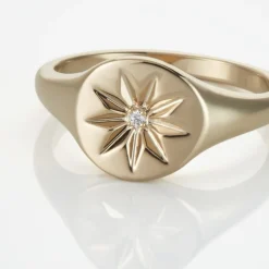 Histoire d'Or Chevalière Plaqué Or Crepinien Oxyde De Zirconium Hot