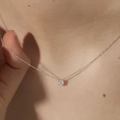 Histoire d'Or Collier Aphrodite Or Blanc Diamant Synthetique New