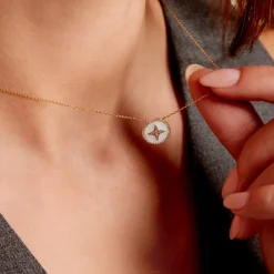 Histoire d'Or Collier Sweet Rosace Or Jaune Oxyde De Zirconium Hot