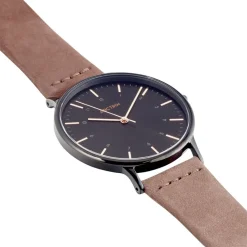 ARCTIK Montre Nomade Noir cadran noir fond noir bracelet cuir marron Hot