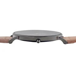 ARCTIK Montre Nomade Noir cadran noir fond noir bracelet cuir marron Hot