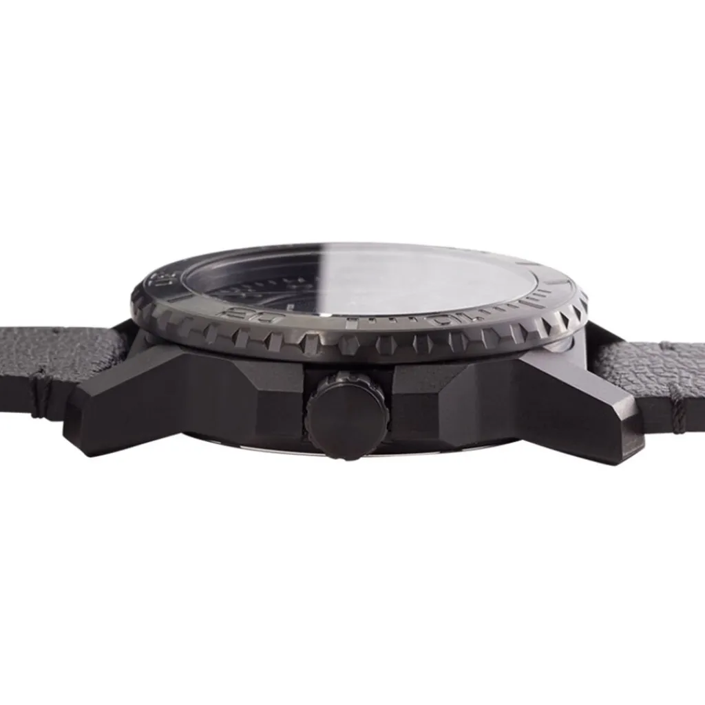 ARCTIK Montre Tx Fusion Noir cadran noir fond noir bracelet cuir noir