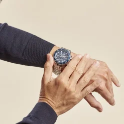 HUGO BOSS Montre Boss Admiral Bleu cadran argenté fond bleu bracelet acier argenté Hot