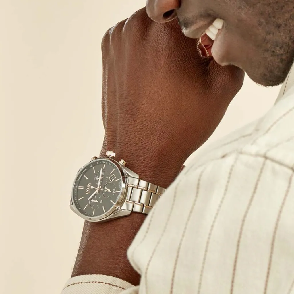 HUGO BOSS Montre Boss Champion Noir cadran argenté fond noir bracelet acier bicolore Outlet