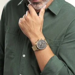 HUGO BOSS Montre Boss Skymaster Noir cadran doré fond noir bracelet acier doré