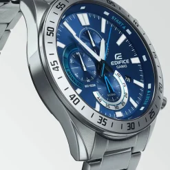 CASIO EDIFICE Montre Casio Bleu cadran argenté fond bleu bracelet acier argenté