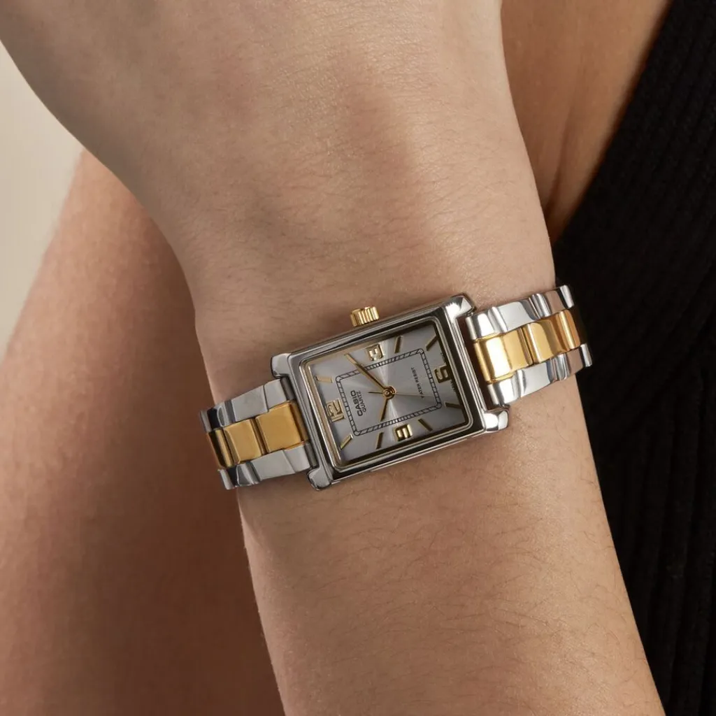 CASIO COLLECTION Montre Argente cadran argente fond argenté bracelet acier bicolore Best