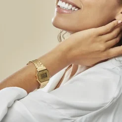 CASIO COLLECTION Montre Vintage Champagne cadran doré fond doré bracelet acier doré Outlet