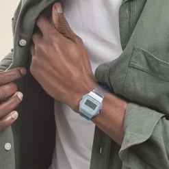 CASIO COLLECTION Montre Vintage Edgy Bleu cadran bleu bracelet résine bleue Outlet