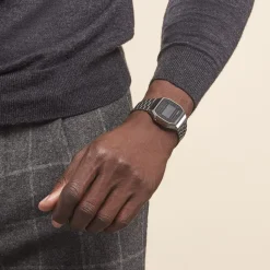 CASIO COLLECTION Montre Vintage Noir cadran gris bracelet acier gris Clearance