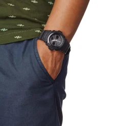 CASIO G-SHOCK Montre Fond Noir cadran noir fond noir bracelet résine noire Outlet