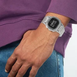 CASIO G-SHOCK Montre Noir cadran gris fond noir bracelet résine blanche Discount