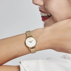 CLUSE Montre Boho Chic Petite Blanc cadran doré fond blanc bracelet acier doré