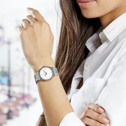 CLUSE Montre Vigoureux Blanc cadran argenté fond blanc bracelet acier argenté Clearance