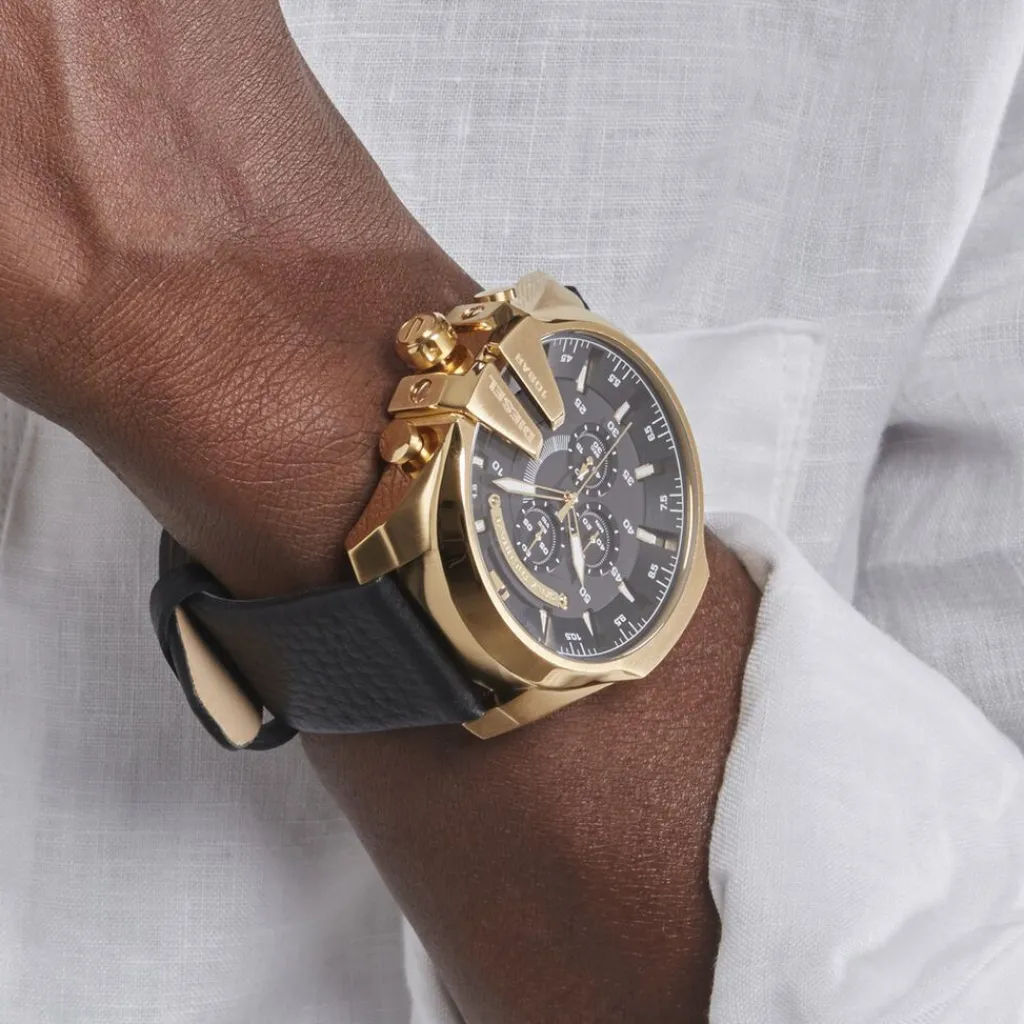 DIESEL Montre Mega Chief Noir cadran doré fond noir bracelet cuir noir Discount
