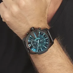 DIESEL Montre Mega Chief Noir cadran noir fond noir bracelet cuir marron Outlet