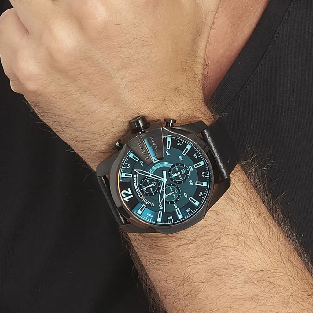 DIESEL Montre Mega Chief Noir cadran noir fond noir bracelet cuir marron Outlet