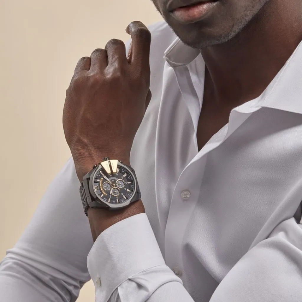 DIESEL Montre Mega Chief Noir cadran noir fond noir bracelet acier noir Best