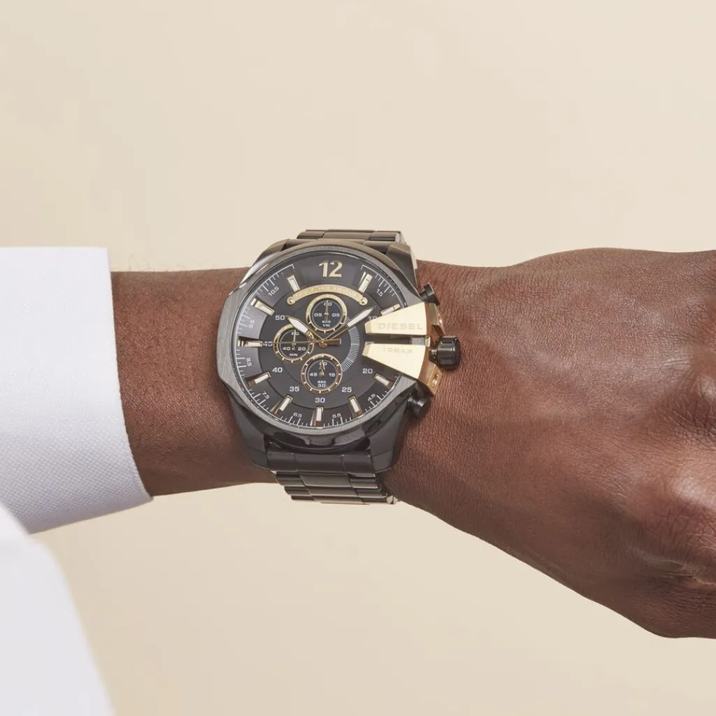 DIESEL Montre Mega Chief Noir cadran noir fond noir bracelet acier noir Best