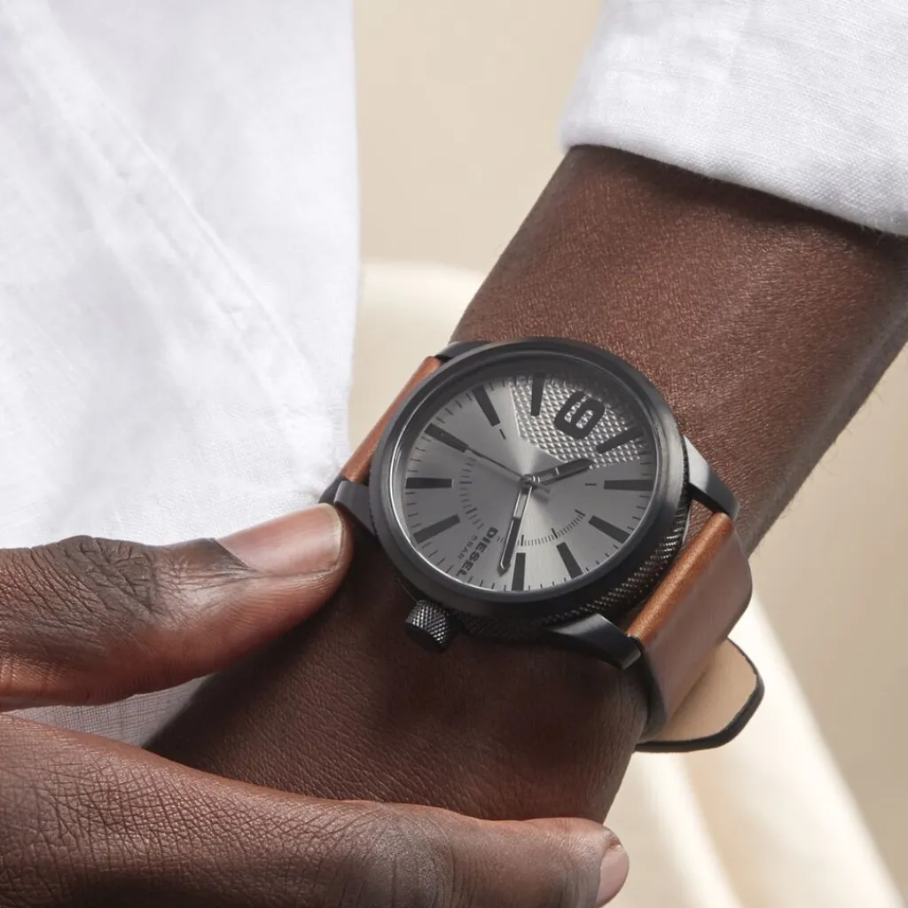 DIESEL Montre Nsbb Gris cadran noir fond gris bracelet cuir marron Online