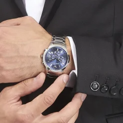 EMPORIO ARMANI Montre Bleu cadran argenté fond bleu bracelet acier argenté Online