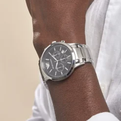 EMPORIO ARMANI Montre Noir cadran argenté fond noir bracelet acier argenté Discount