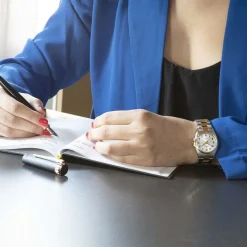 FESTINA Montre Classics Blanc cadran argenté fond blanc bracelet acier bicolore