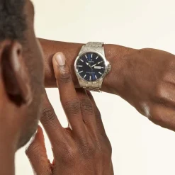 FESTINA Montre Classics Bleu cadran argenté fond bleu bracelet acier argenté Hot