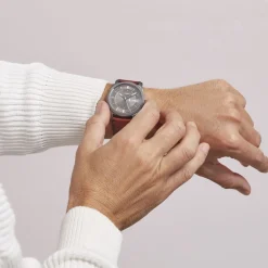 FOSSIL Montre Machine Gris cadran gris fond gris bracelet cuir marron Outlet