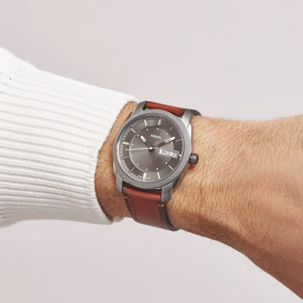 FOSSIL Montre Machine Gris cadran gris fond gris bracelet cuir marron Outlet