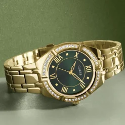 GUESS Montre Cosmo Vert cadran doré fond vert bracelet acier doré