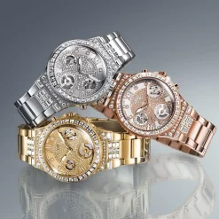 GUESS Montre Moonlight Argenté cadran argenté fond argenté bracelet acier argenté Hot