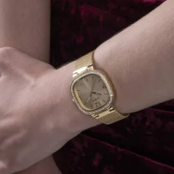 GUESS Montre Tapestry Doré cadran doré fond doré bracelet acier doré Sale