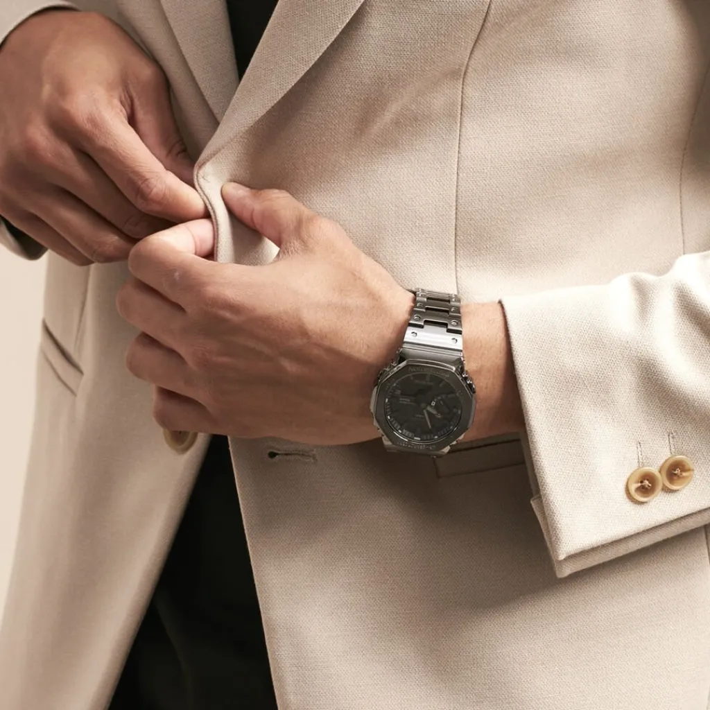 CASIO G-SHOCK Montre Hybride Classic Noir cadran gris fond noir bracelet acier gris Hot