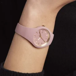 ICE WATCH Montre Ice Glam Brushed Rose cadran rose fond rose bracelet silicone rose