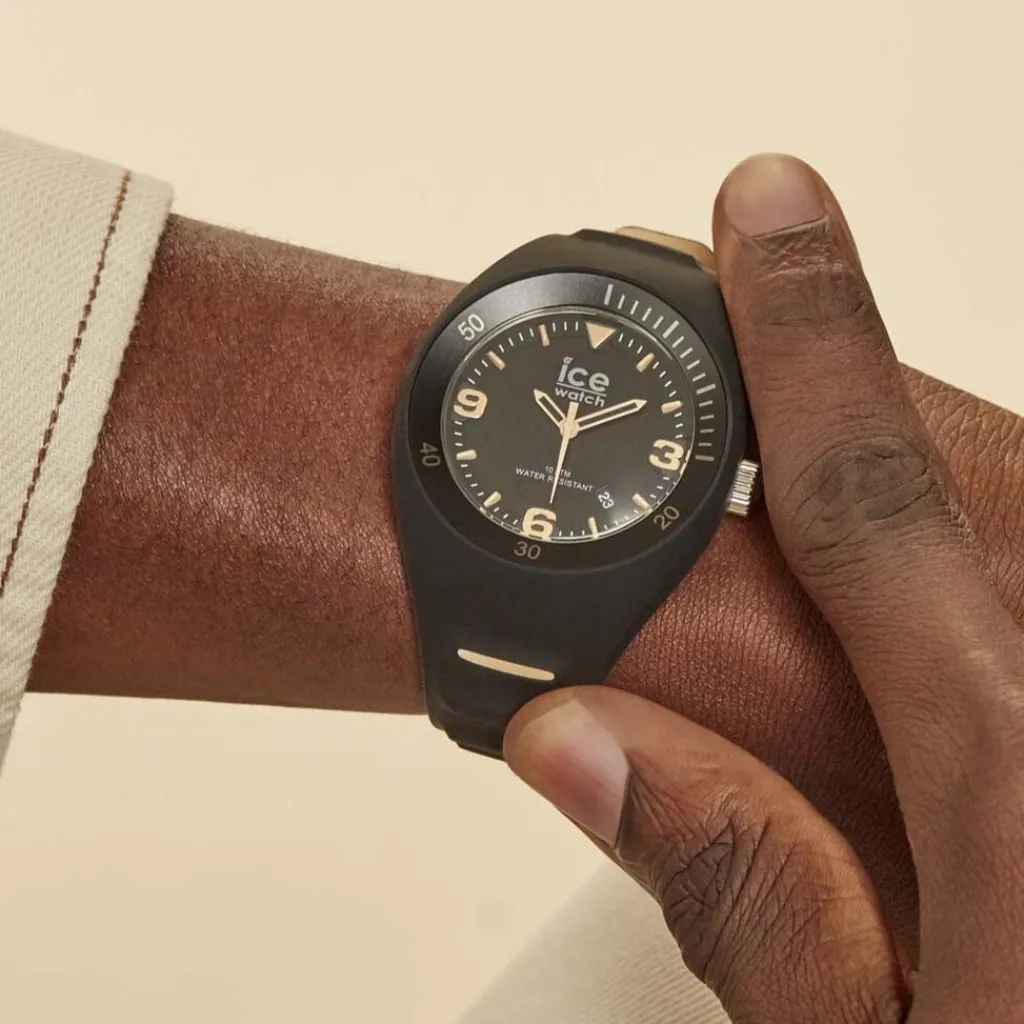 ICE WATCH Montre Pierre Leclercq Noir cadran noir fond noir bracelet silicone noire Hot