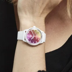ICE WATCH Montre Solar Power Multicolore cadran blanc fond multicolore bracelet silicone blanc