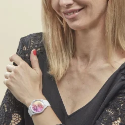 ICE WATCH Montre Solar Power Multicolore cadran blanc fond multicolore bracelet silicone blanc