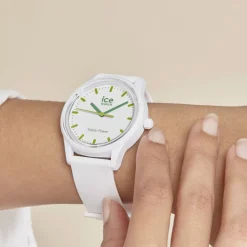 ICE WATCH Montre Solar Power Blanc cadran blanc fond blanc bracelet silicone blanc Best