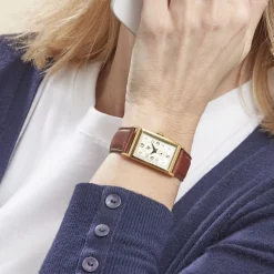 LIP Montre Churchill T18 Doré cadran doré fond doré bracelet cuir marron Hot