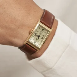 LIP Montre Churchill T18 Doré cadran doré fond doré bracelet cuir marron Hot