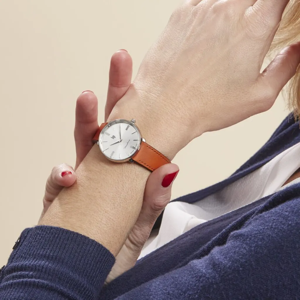 LIP Montre Himalaya Dauphine 29 Argenté cadran argenté fond argenté bracelet cuir marron