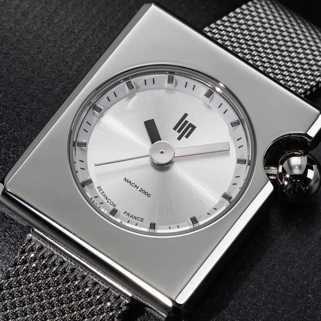 LIP Montre Mach 2000 Mini Square Argenté cadran argenté fond argenté bracelet acier argenté Clearance