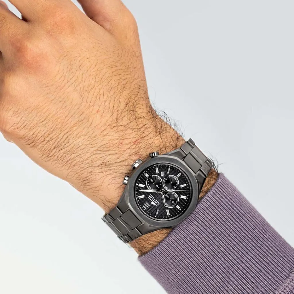 LOTUS Montre Excellent Noir cadran noir fond noir bracelet acier noir