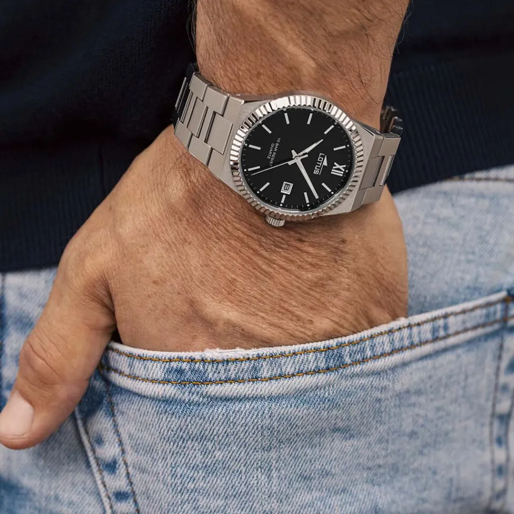 LOTUS Montre Freedom Collection Noir cadran argenté fond noir bracelet acier argenté Hot