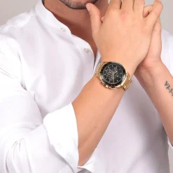 MASERATI Montre Traguardo Noir cadran doré fond noir bracelet acier doré