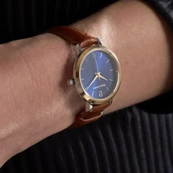 PIERRE LANNIER Montre Chouquette Bleu cadran argenté fond bleu bracelet cuir brun Clearance