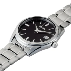 SEIKO Montre Classique Noir cadran argenté fond noir bracelet acier argenté Outlet